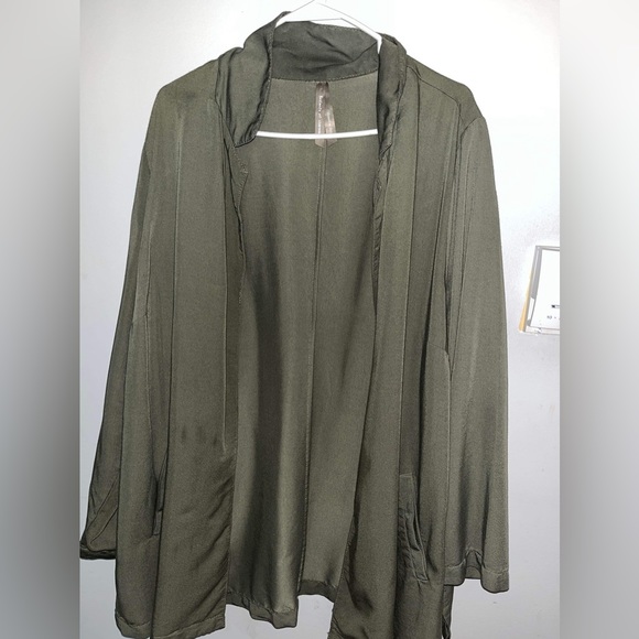 Pretty army green blazer / very comfy / washable - Picture 2 of 3